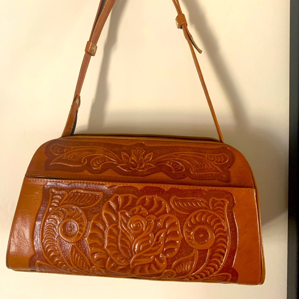Vintage tooled leather handbag with tons of room